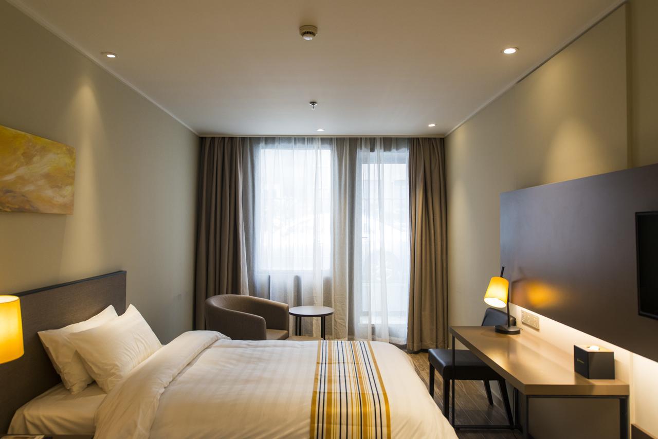 Home Inn Plus Shanghai Zhangjiang Park Eksteriør bilde