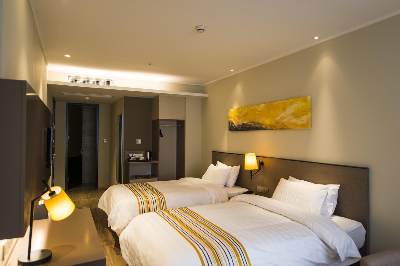 Home Inn Plus Shanghai Zhangjiang Park Eksteriør bilde