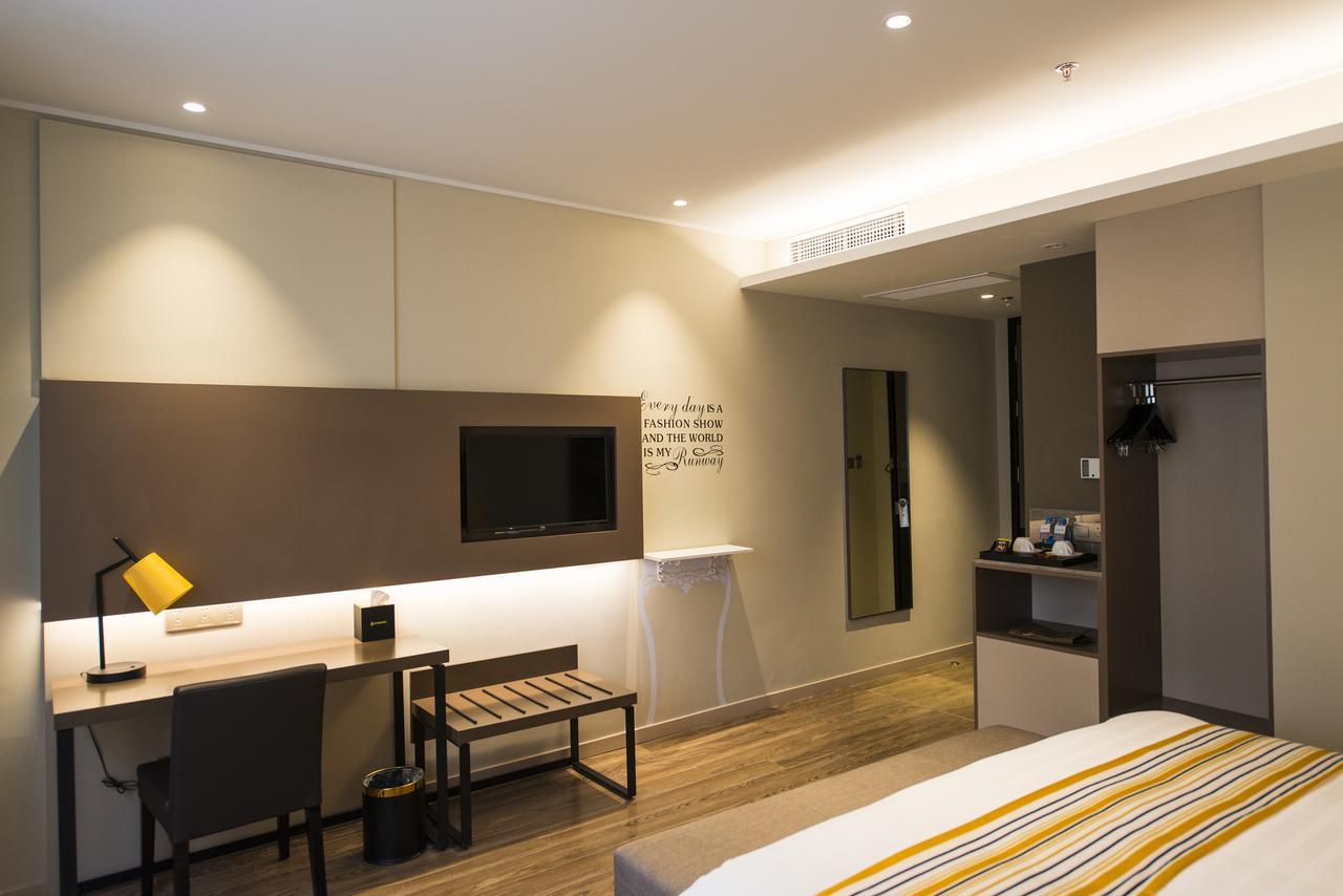 Home Inn Plus Shanghai Zhangjiang Park Eksteriør bilde