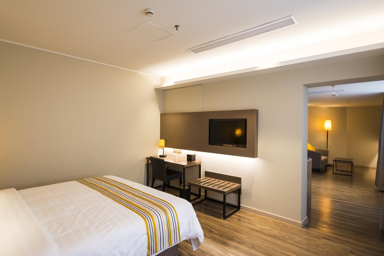 Home Inn Plus Shanghai Zhangjiang Park Eksteriør bilde